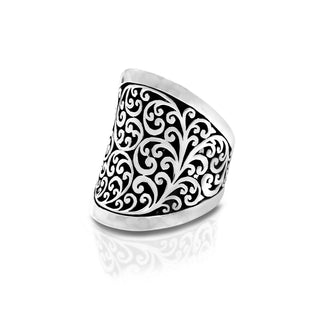LH Scroll Round Saddle Ring